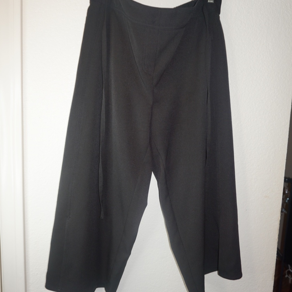 Gaucho Pants In Black, Crop Wideleg Slacks